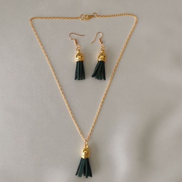 #14~New. Tassel necklace and earring set.! - Picture 2 of 2